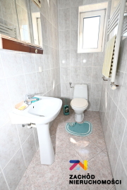 Dom z zabudowaniami - PoŁęcko